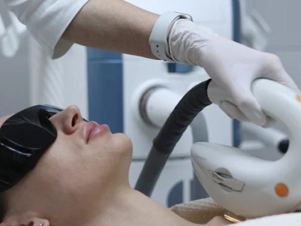 Как выбрать оптимальный метод омоложения лица: анализ потребностей и возможностей клиентов в Красноярске